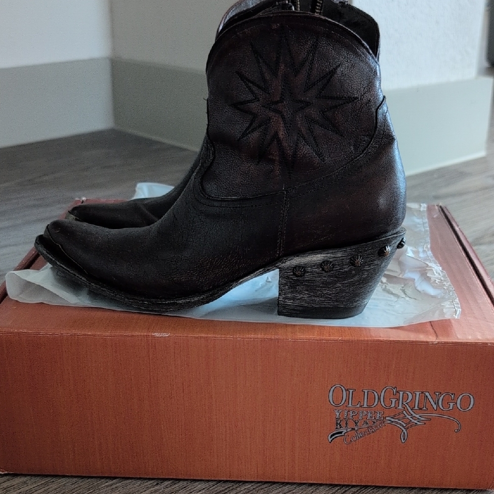 Old Gringo Dark Brown Star Embroidered Boots. GENUINE LEATHER SIZE 9